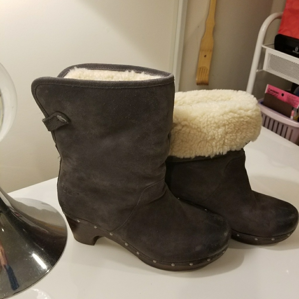 Uggs ankle winter boots